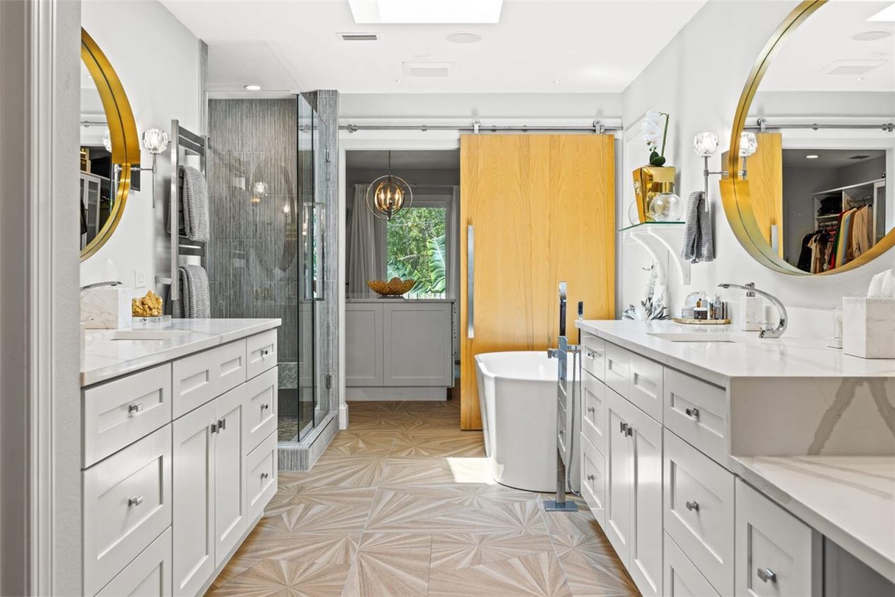 1365 Brightwaters Boulevard Ne, Saint Petersburg, FL 33704 Photo