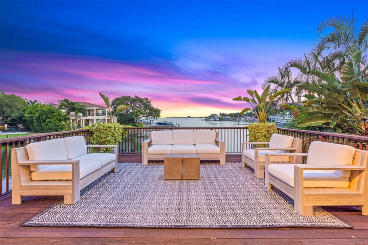 1365 Brightwaters Boulevard Ne, Saint Petersburg, FL 33704 Photo