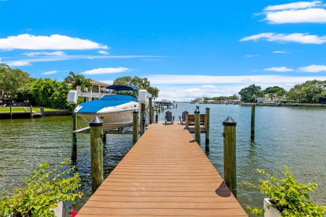 1365 Brightwaters Boulevard Ne, Saint Petersburg, FL 33704 Photo