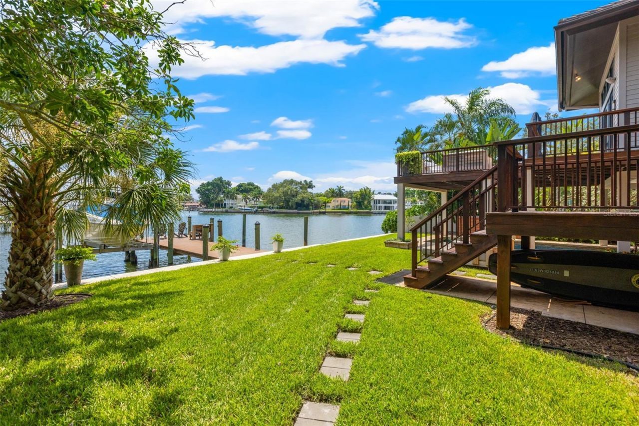 1365 Brightwaters Boulevard Ne, Saint Petersburg, FL 33704 Photo