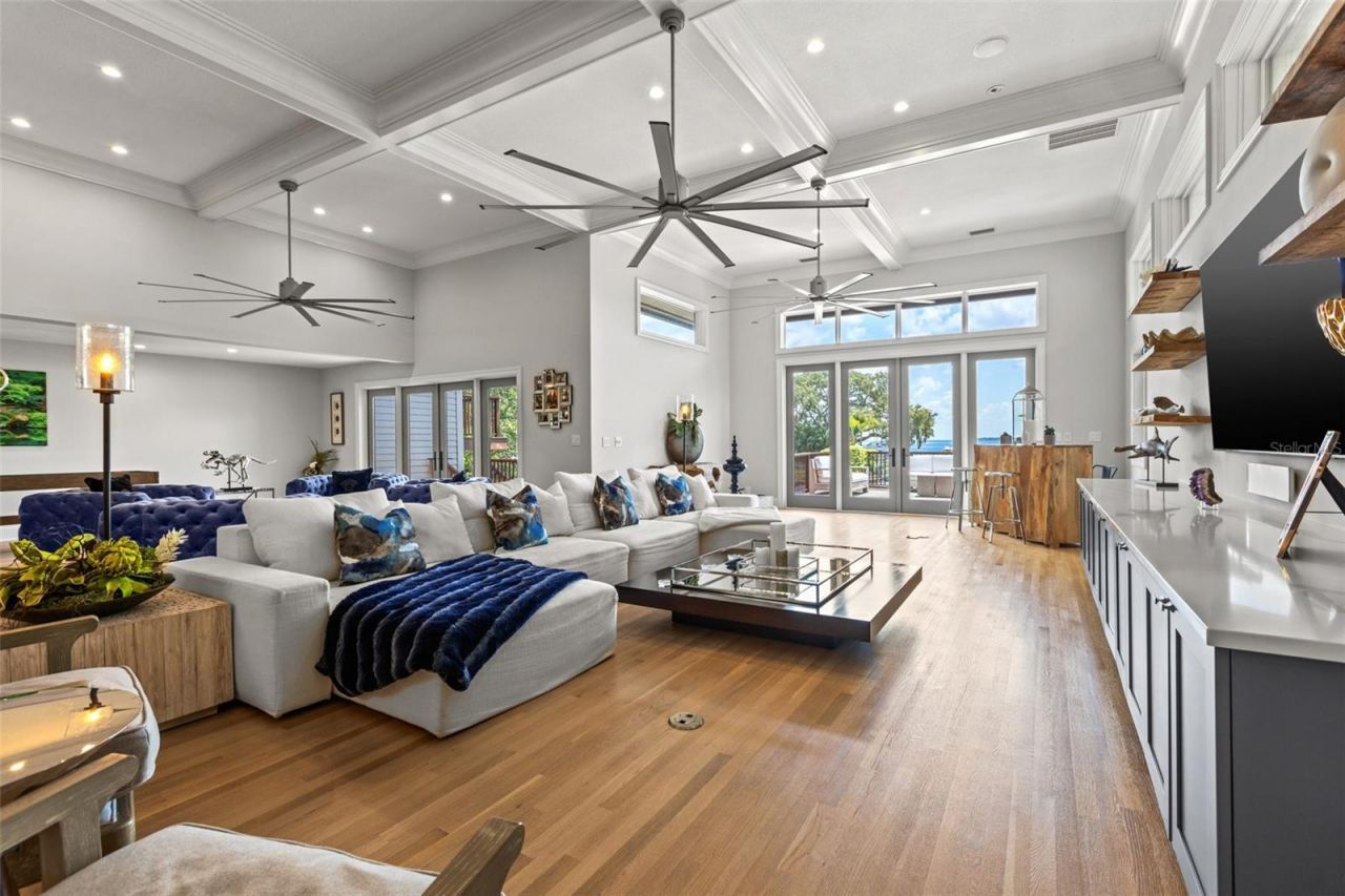 1365 Brightwaters Boulevard Ne, Saint Petersburg, FL 33704 Photo