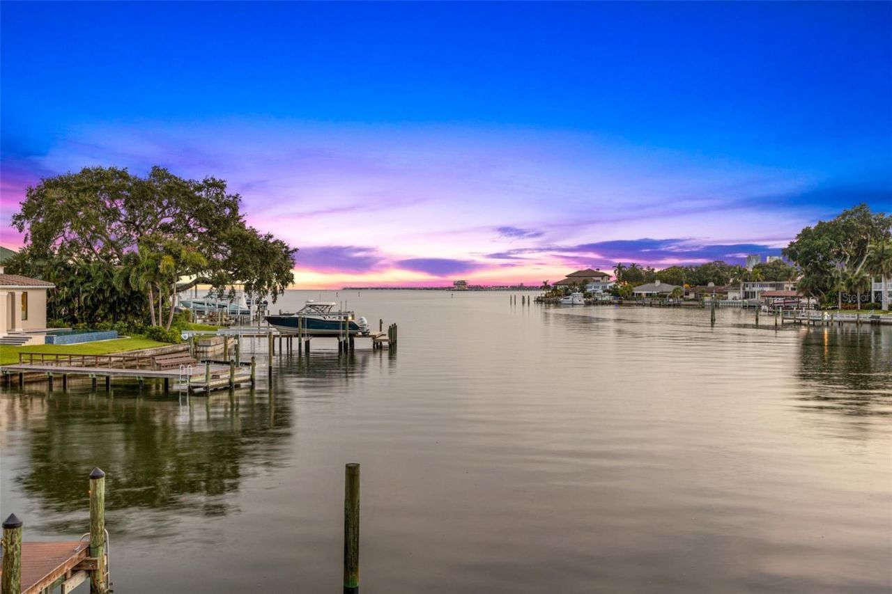 1365 Brightwaters Boulevard Ne, Saint Petersburg, FL 33704 Photo