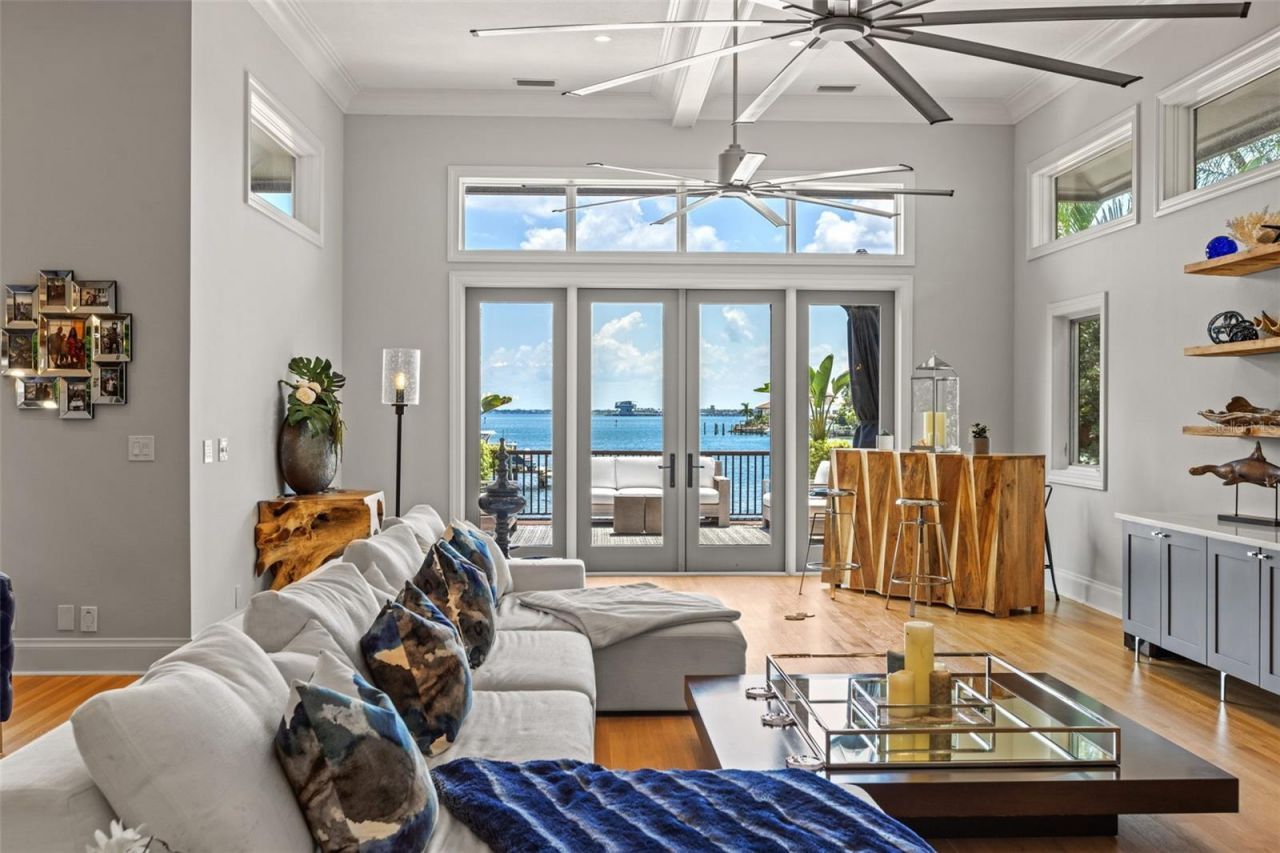 1365 Brightwaters Boulevard Ne, Saint Petersburg, FL 33704 Photo