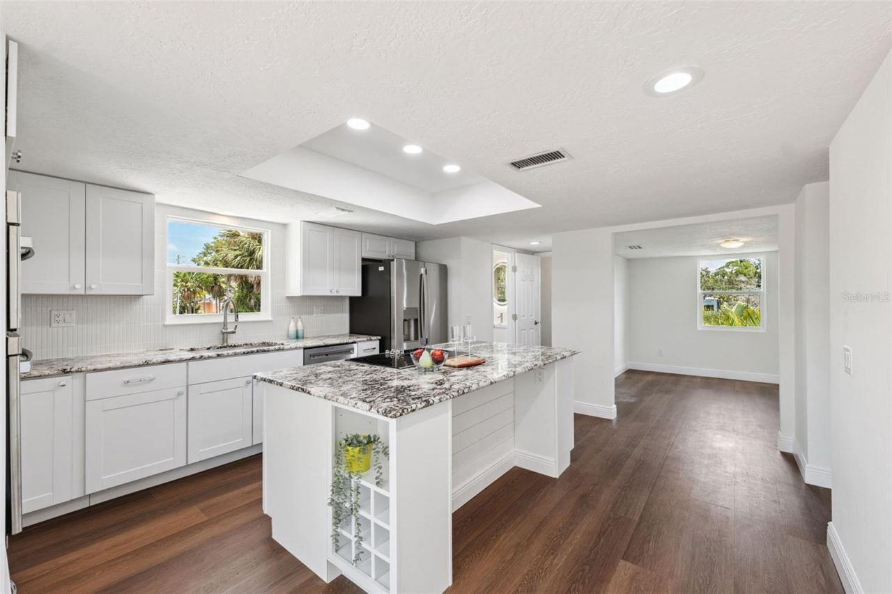 7355 138th Street, Seminole, FL 33776 Photo