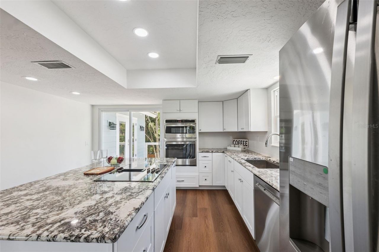 7355 138th Street, Seminole, FL 33776 Photo