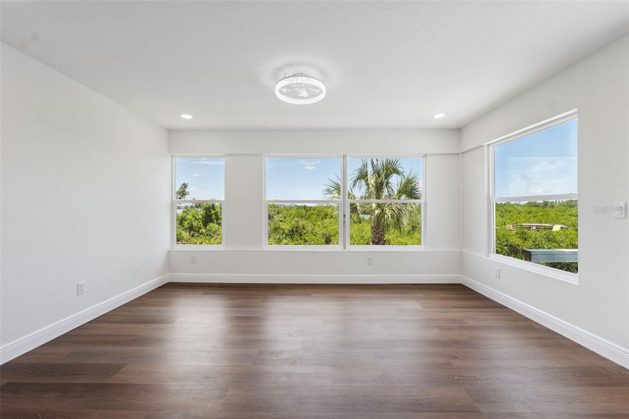 7355 138th Street, Seminole, FL 33776 Photo