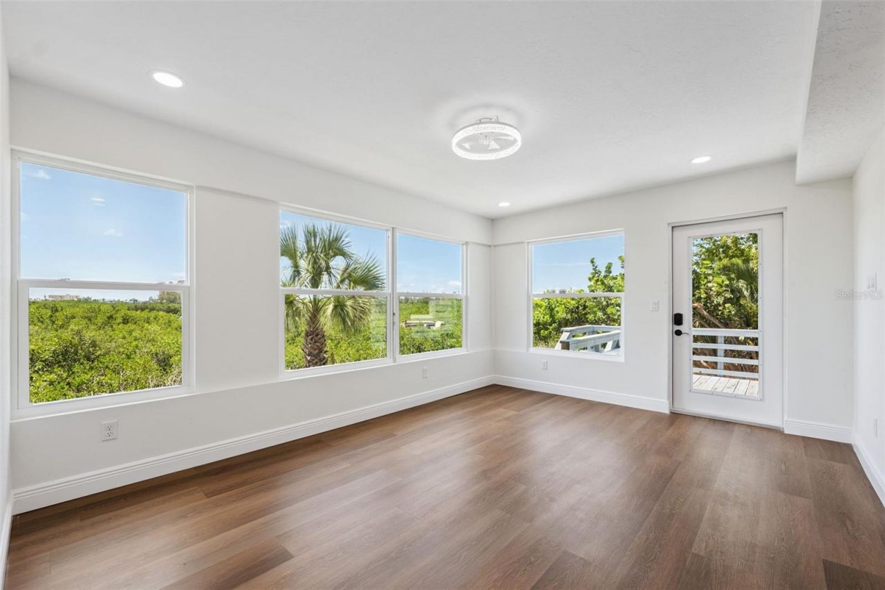 7355 138th Street, Seminole, FL 33776 Photo