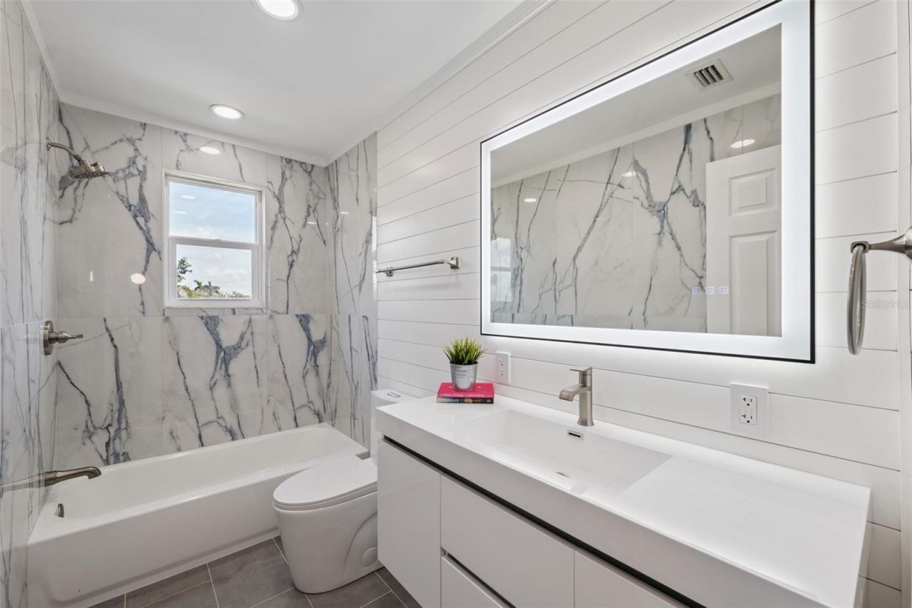 7355 138th Street, Seminole, FL 33776 Photo