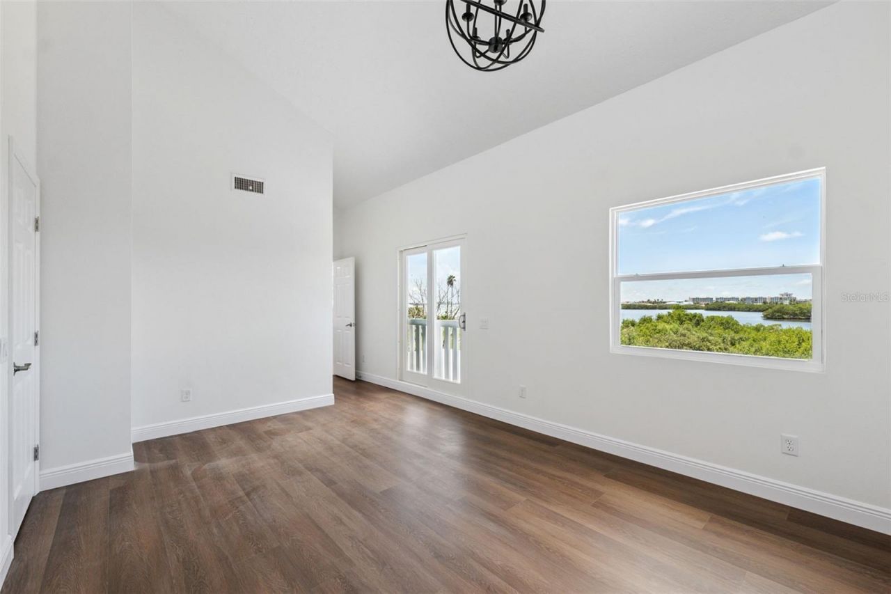 7355 138th Street, Seminole, FL 33776 Photo