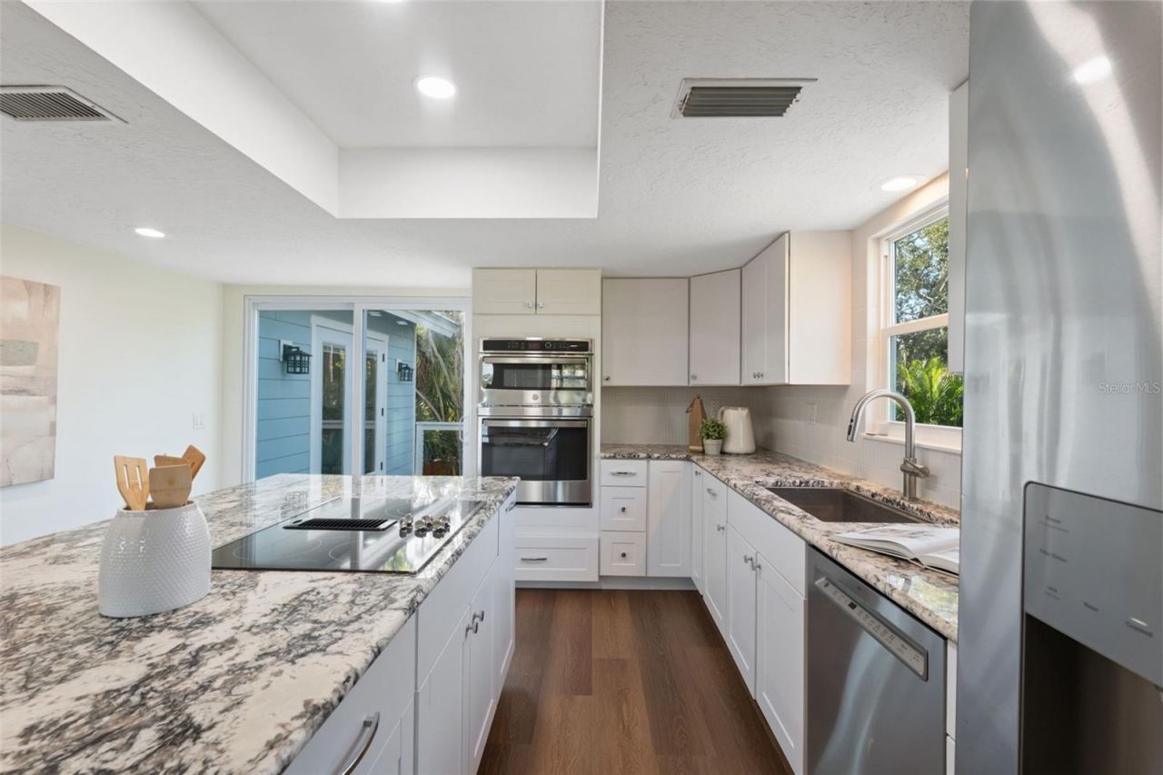 7355 138th Street, Seminole, FL 33776 Photo