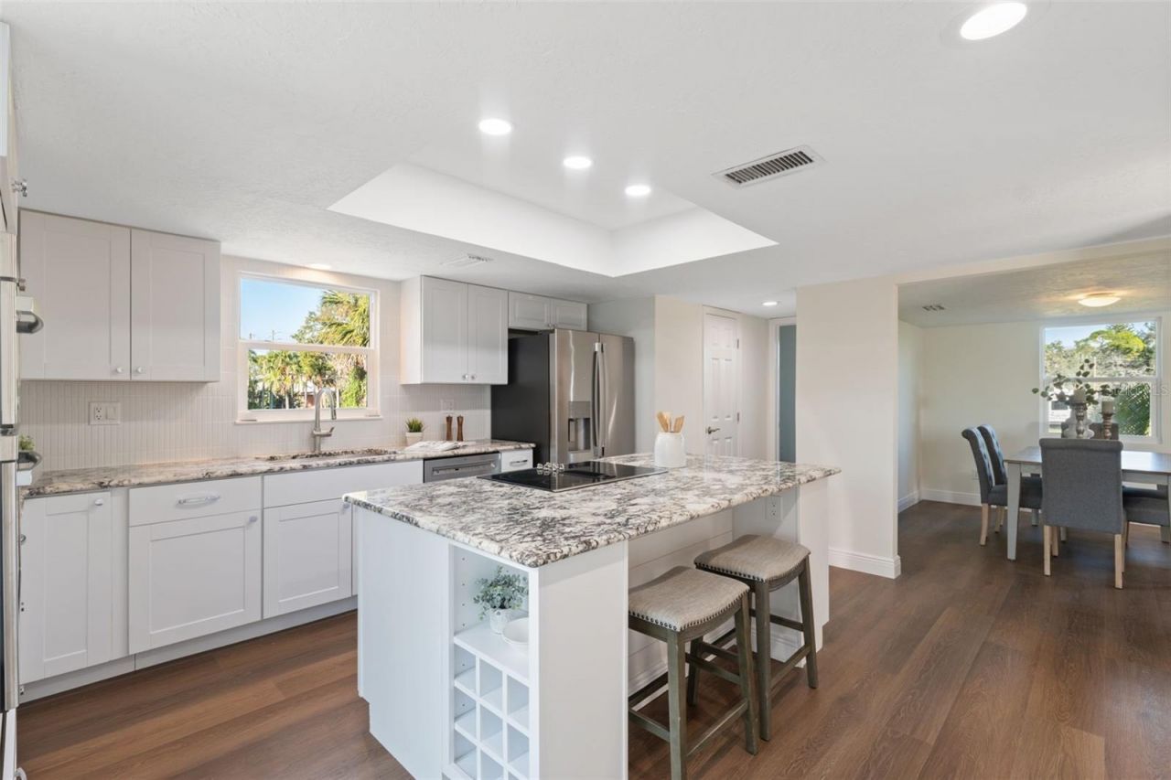 7355 138th Street, Seminole, FL 33776 Photo