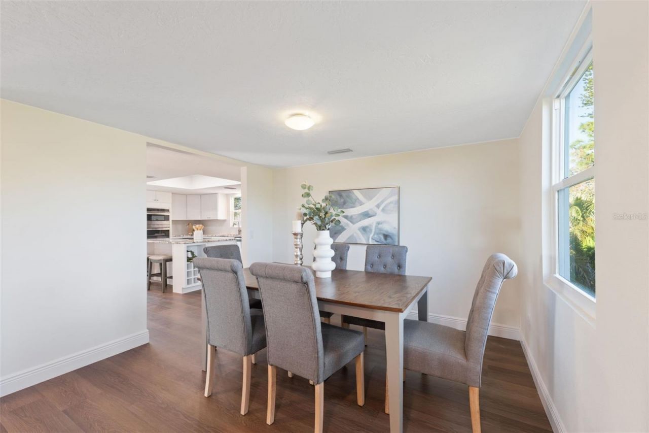 7355 138th Street, Seminole, FL 33776 Photo