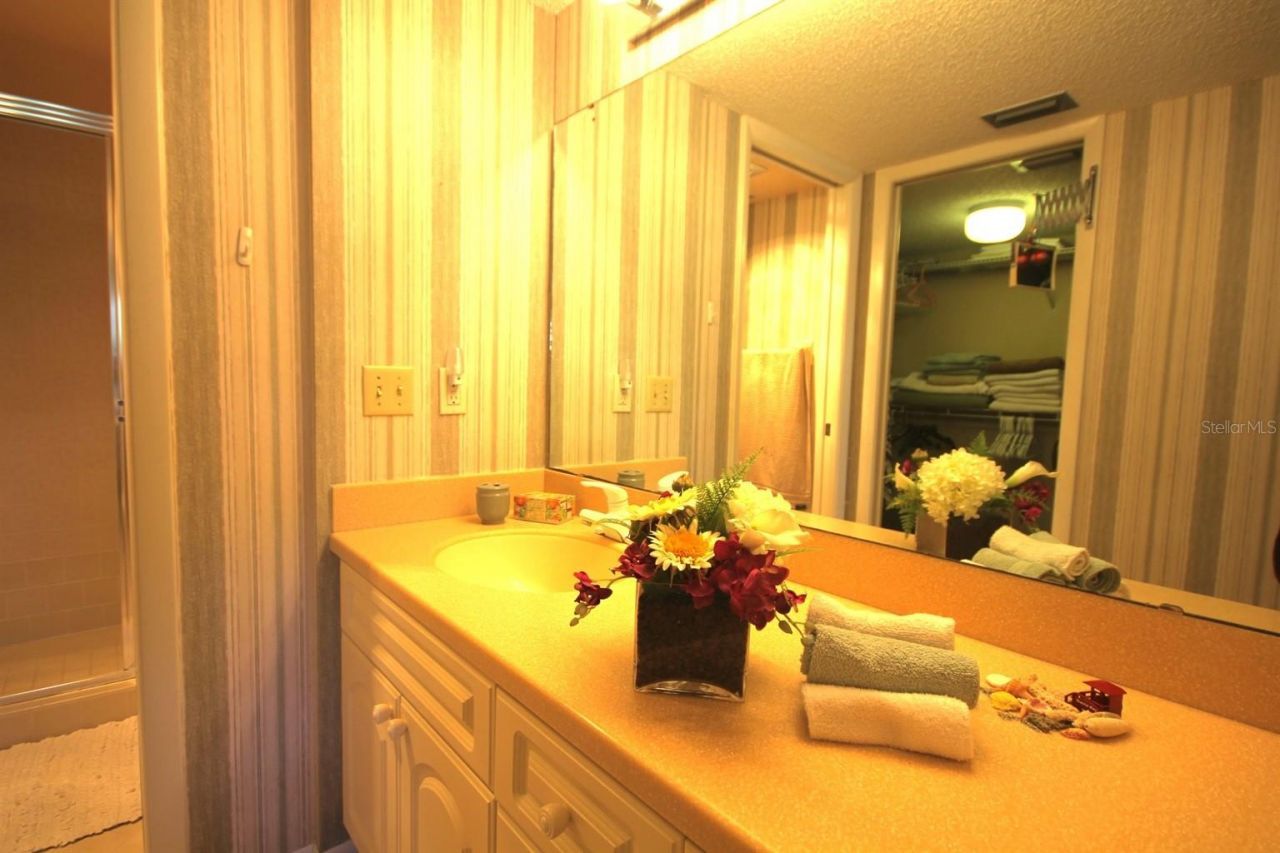 1255 Dockside Place, Unit 211, Sarasota, FL 34242 Photo