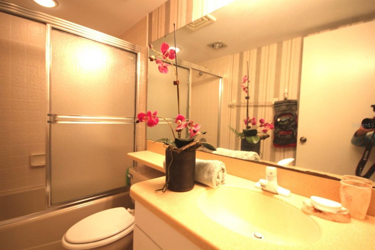 1255 Dockside Place, Unit 211, Sarasota, FL 34242 Photo