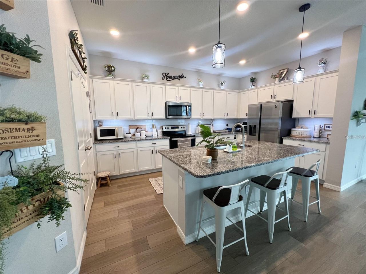 3567 74th Avenue Circle E, Sarasota, FL 34243 Photo