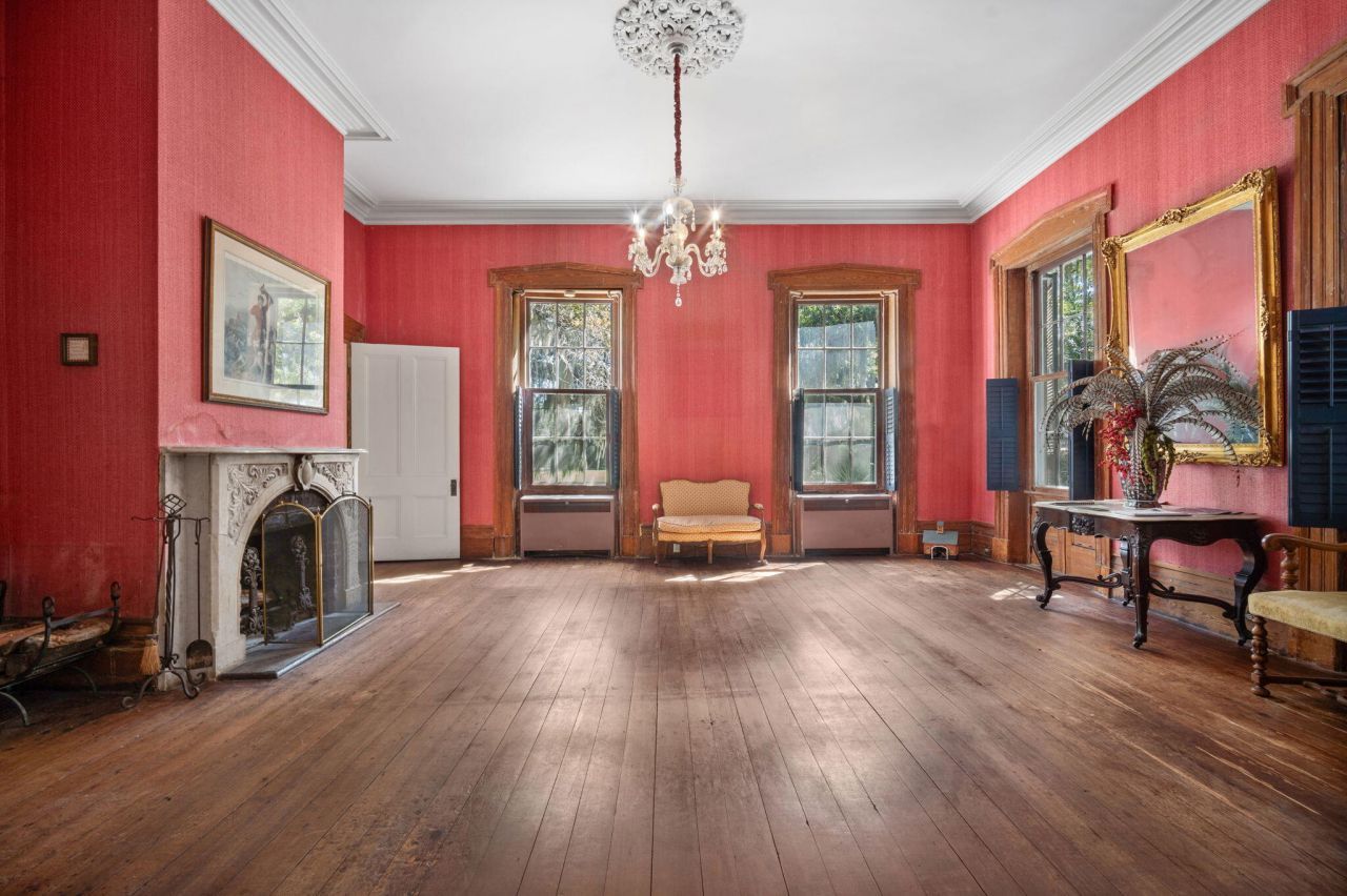 604 Pinckney Street Photo 10