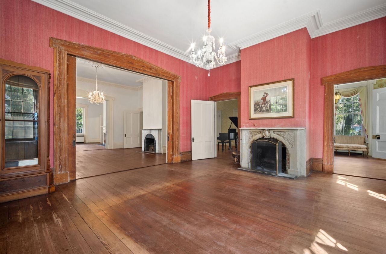 604 Pinckney Street Photo 15