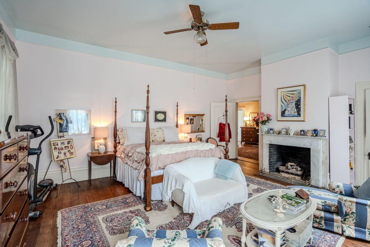 604 Pinckney Street Photo 21