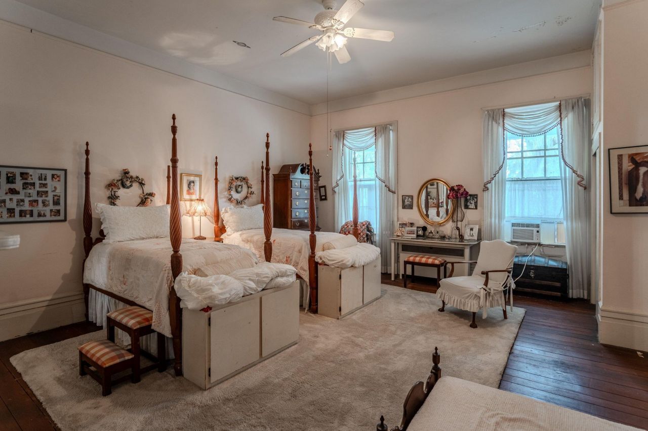 604 Pinckney Street Photo 22