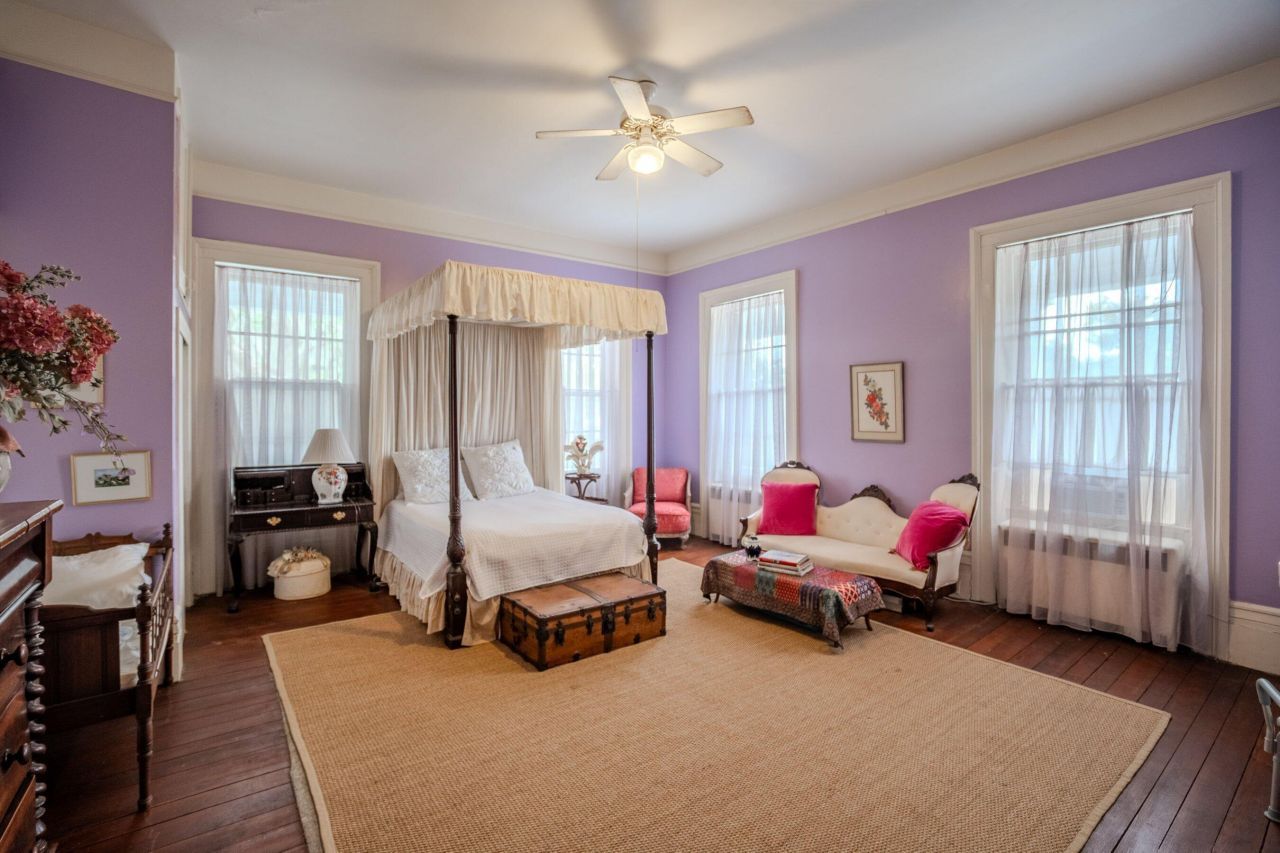 604 Pinckney Street Photo 23