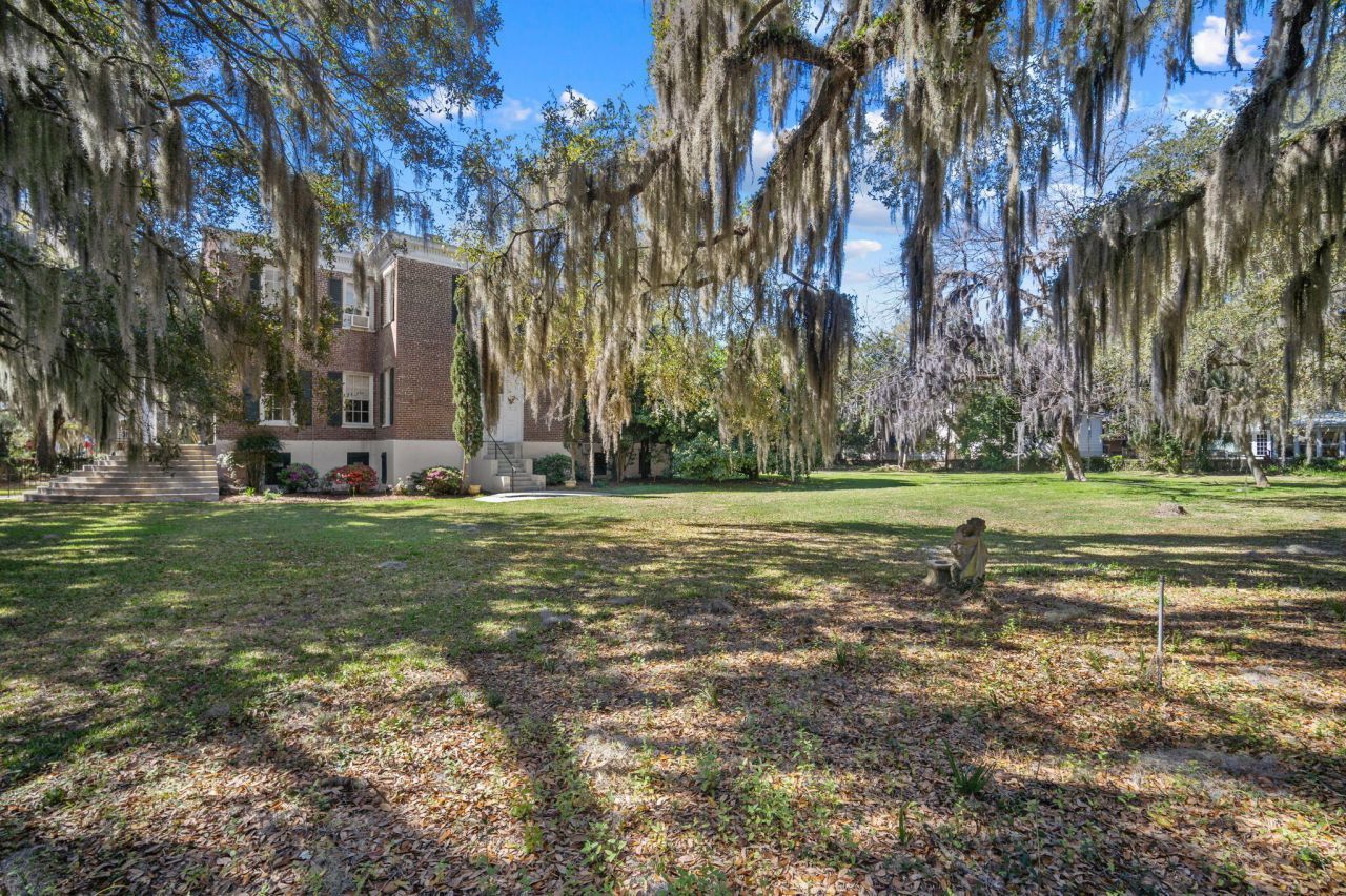 604 Pinckney Street Photo 23