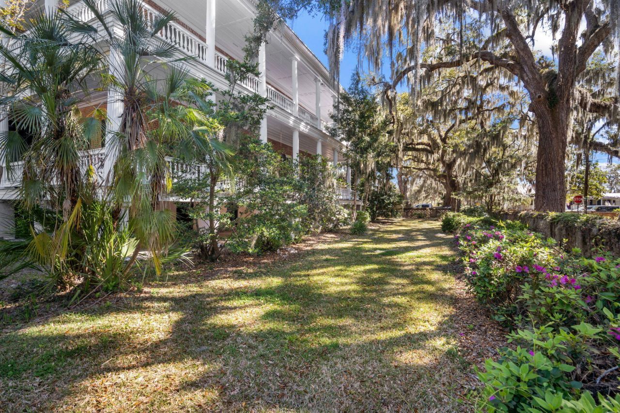 604 Pinckney Street Photo 29