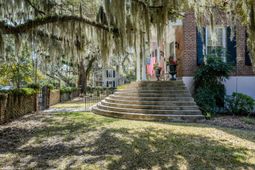 604 Pinckney Street photo 4