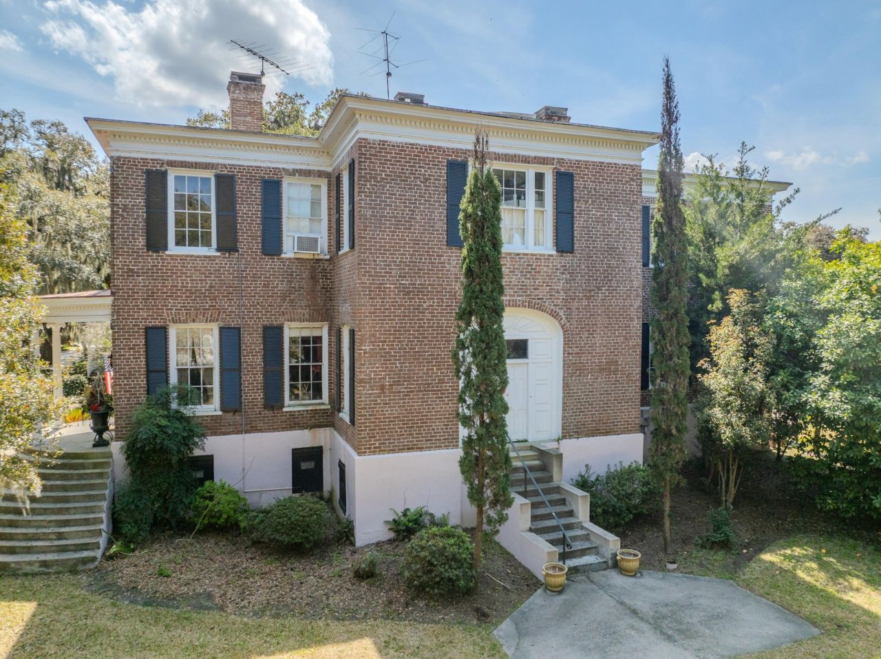 604 Pinckney Street Photo 5