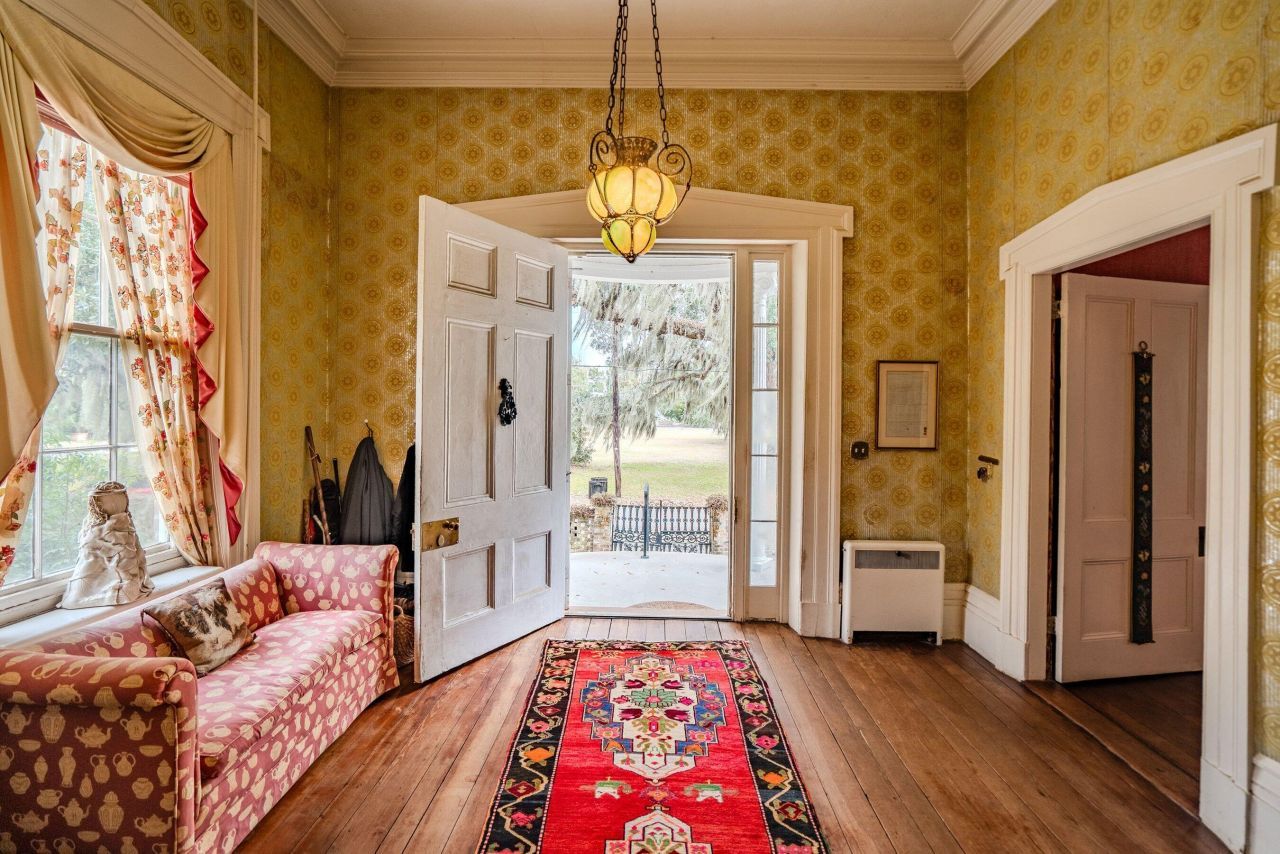 604 Pinckney Street Photo 6