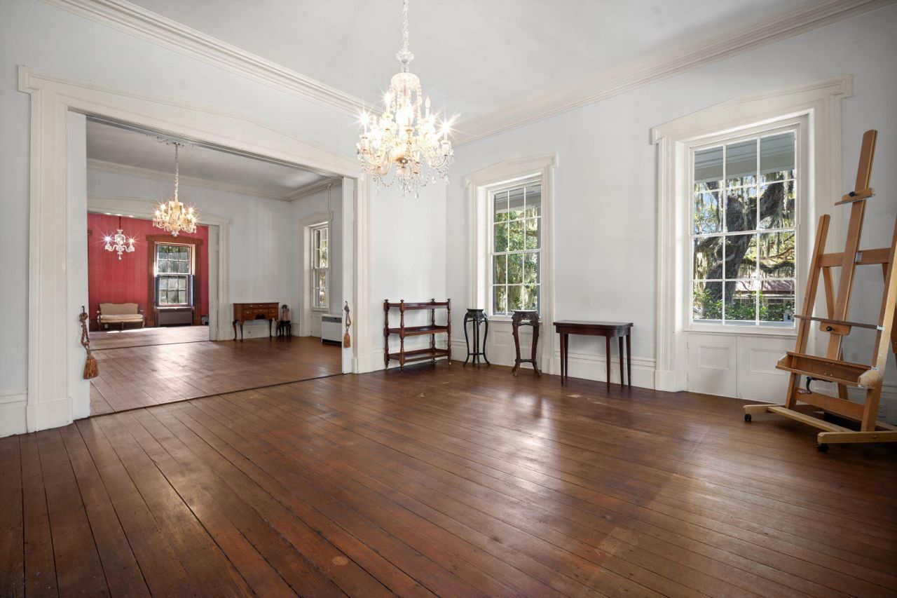 604 Pinckney Street Photo 6