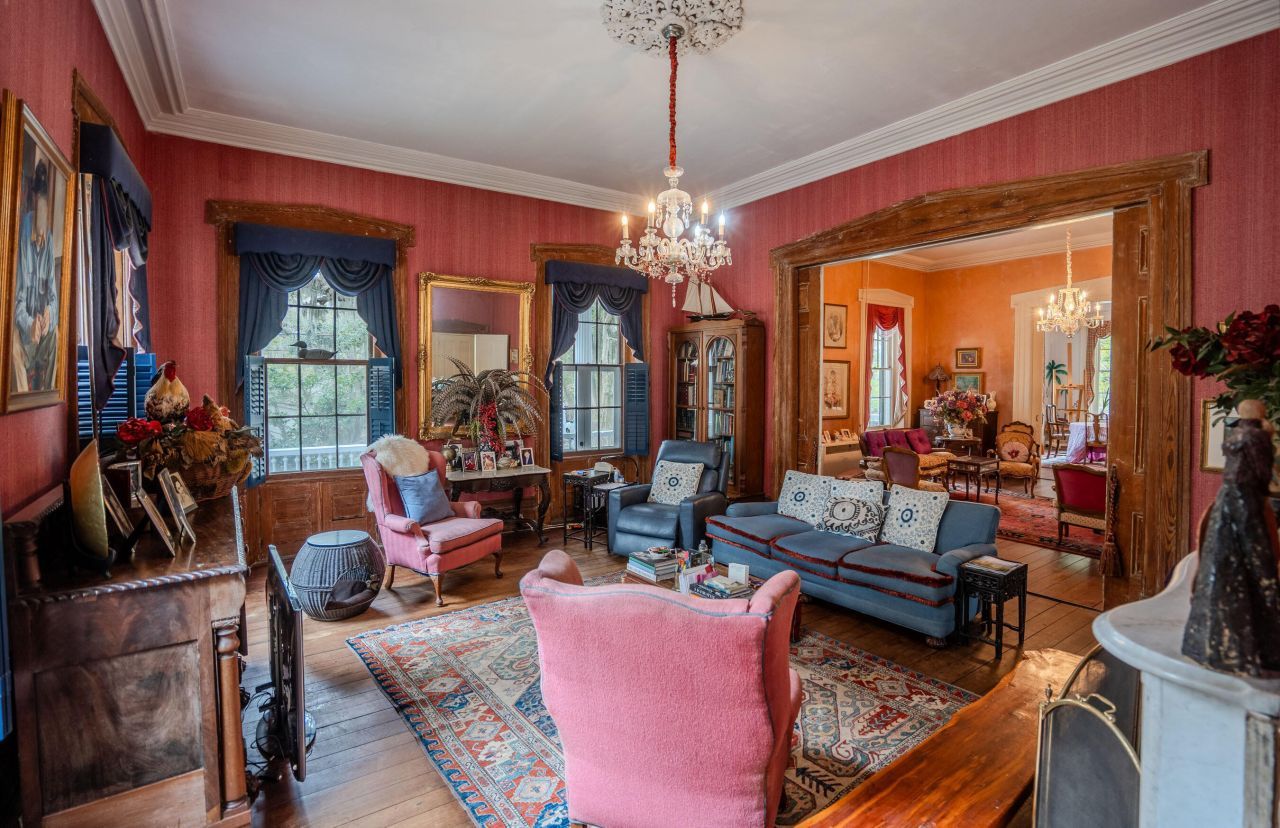 604 Pinckney Street Photo 8