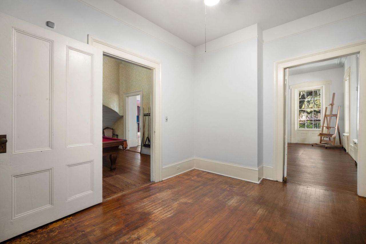 604 Pinckney Street Photo 9