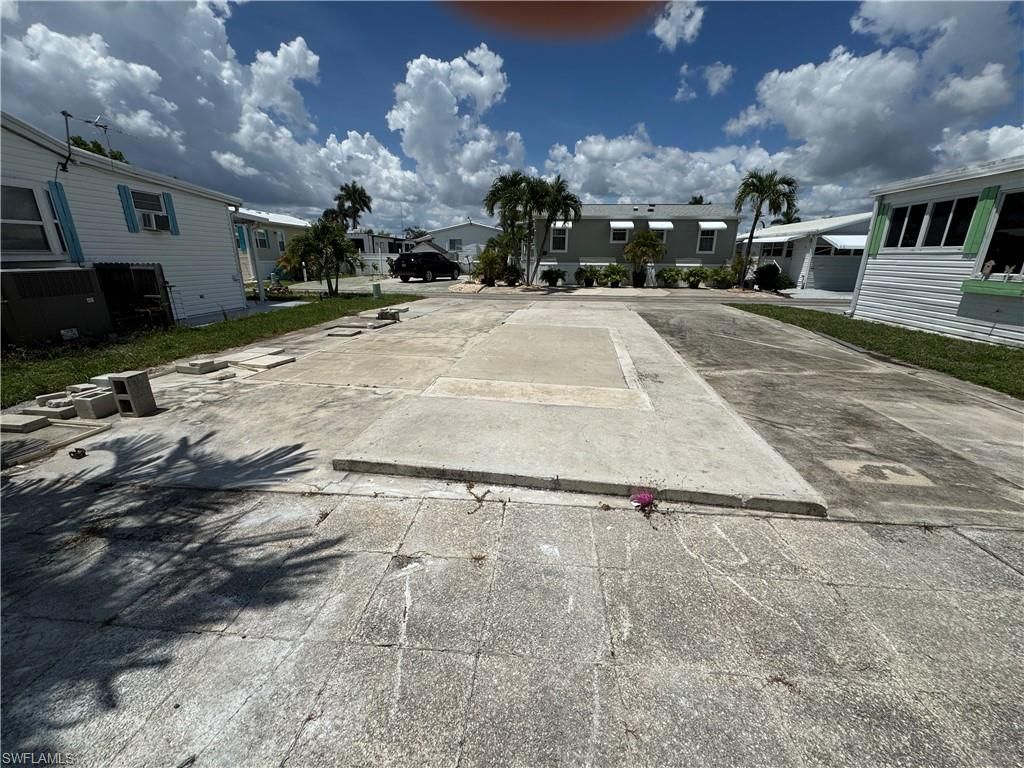 5769 Pink Panther Dr, Fort Myers, FL 33908 Photo