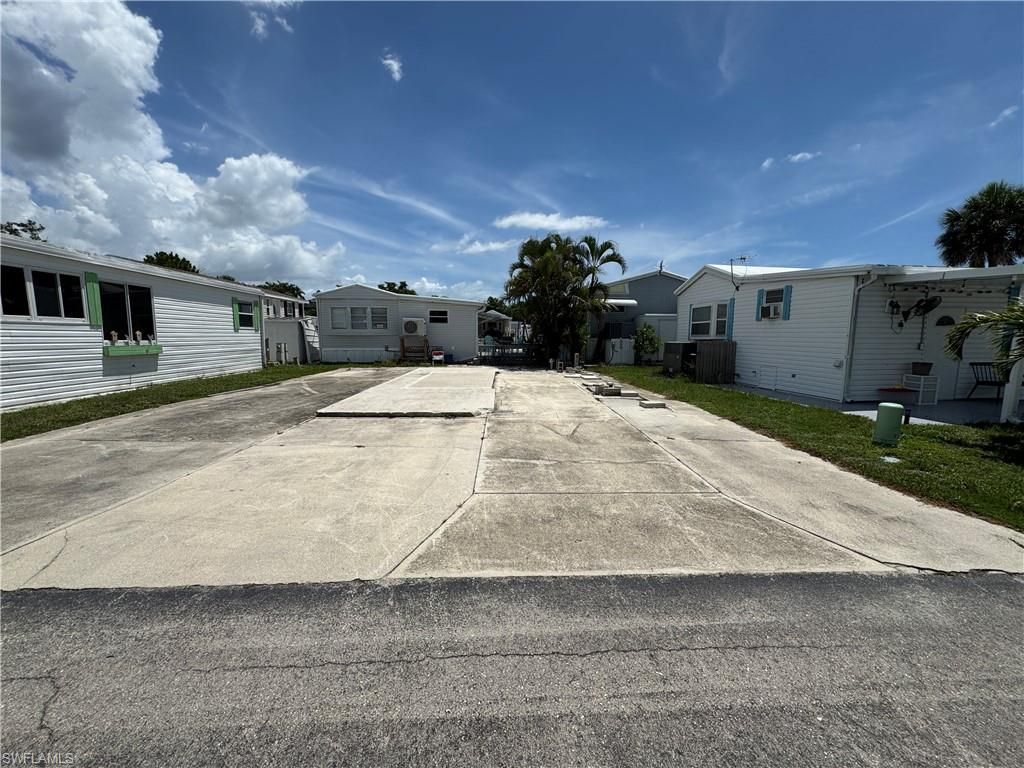5769 Pink Panther Dr, Fort Myers, FL 33908 Photo