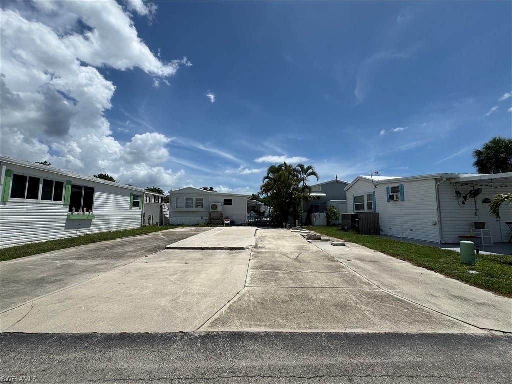 5769 Pink Panther Dr, Fort Myers, FL 33908 Photo