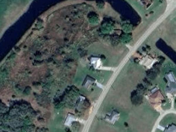 520 FOXHALL CIRCLE, SEBRING, FL 33876