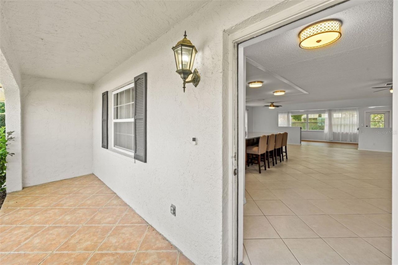 7082 W Country Club Drive N, Unit 7082, Sarasota, FL 34243 Photo