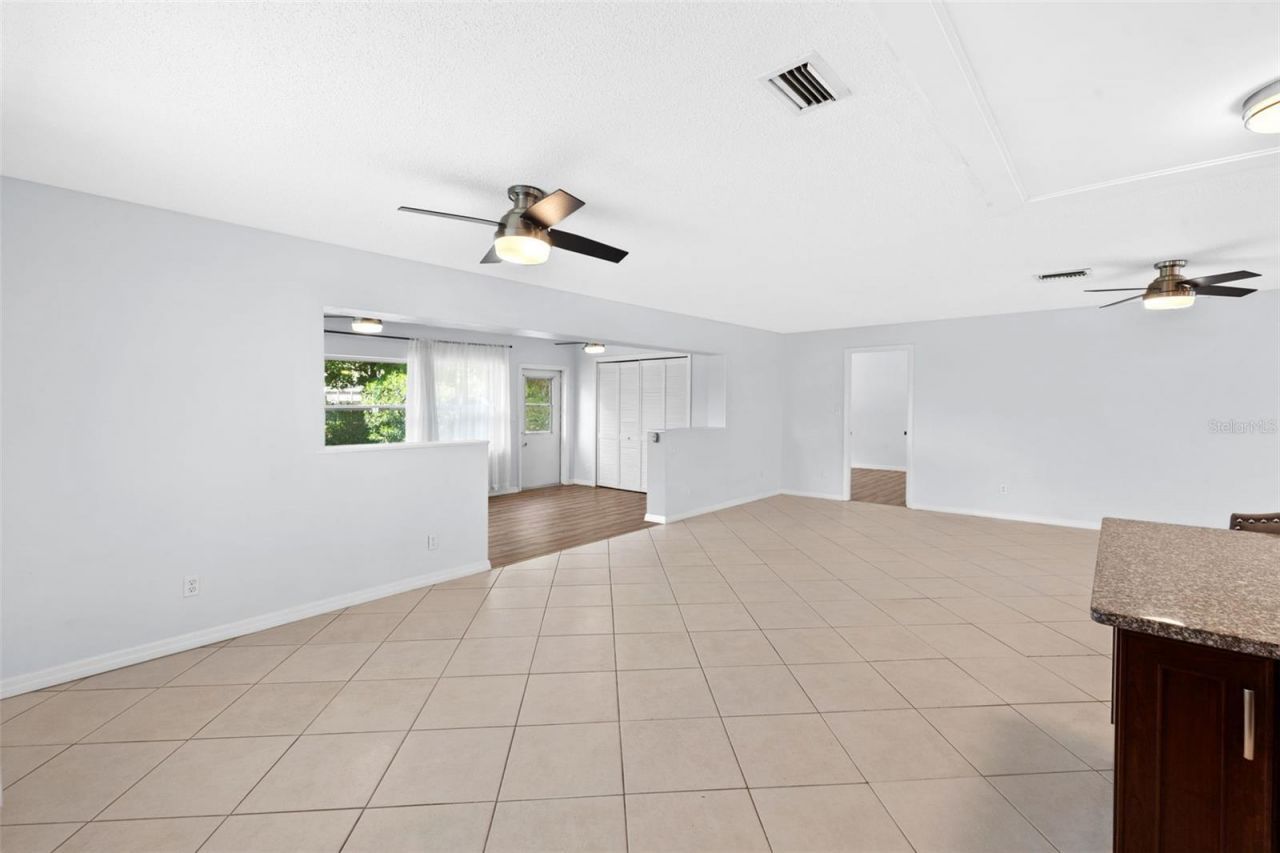 7082 W Country Club Drive N, Unit 7082, Sarasota, FL 34243 Photo