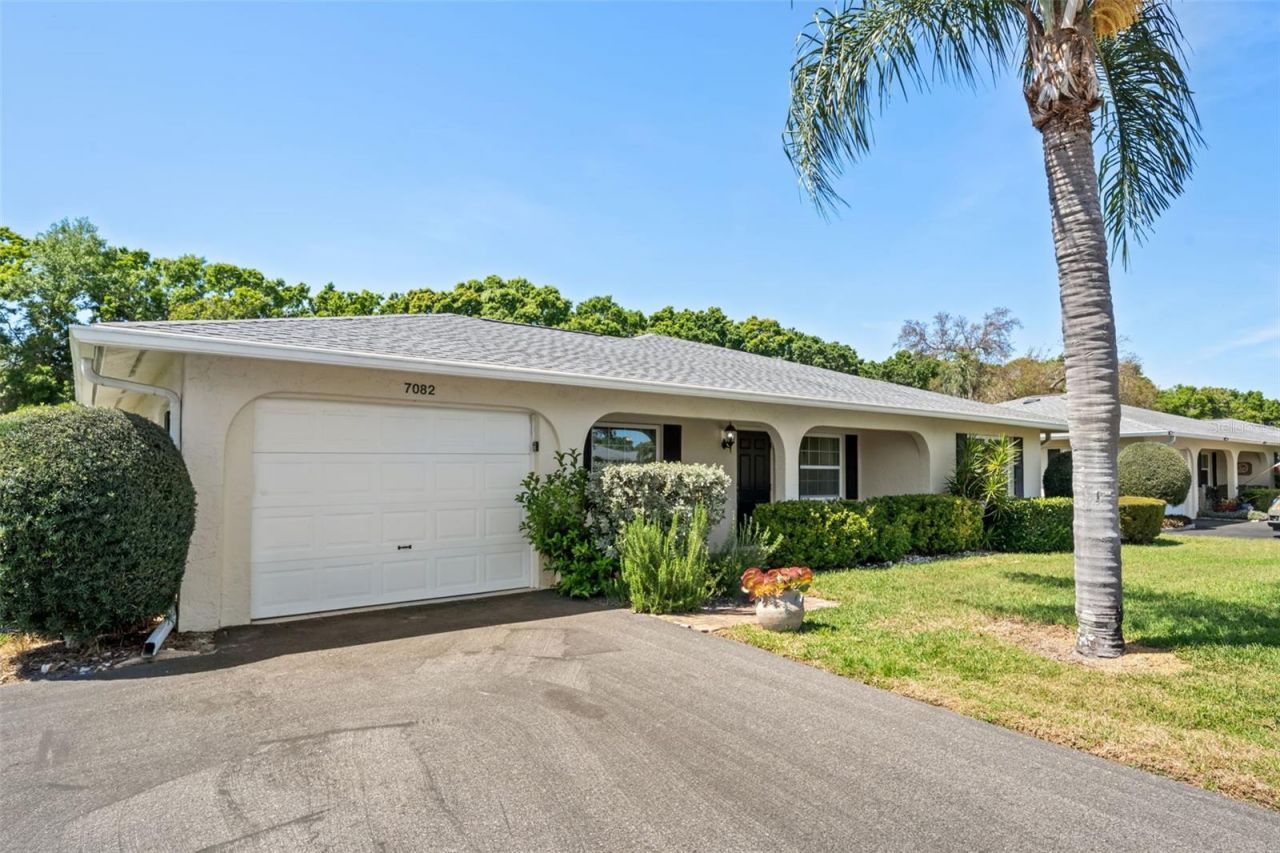 7082 W Country Club Drive N, Unit 7082, Sarasota, FL 34243 Photo