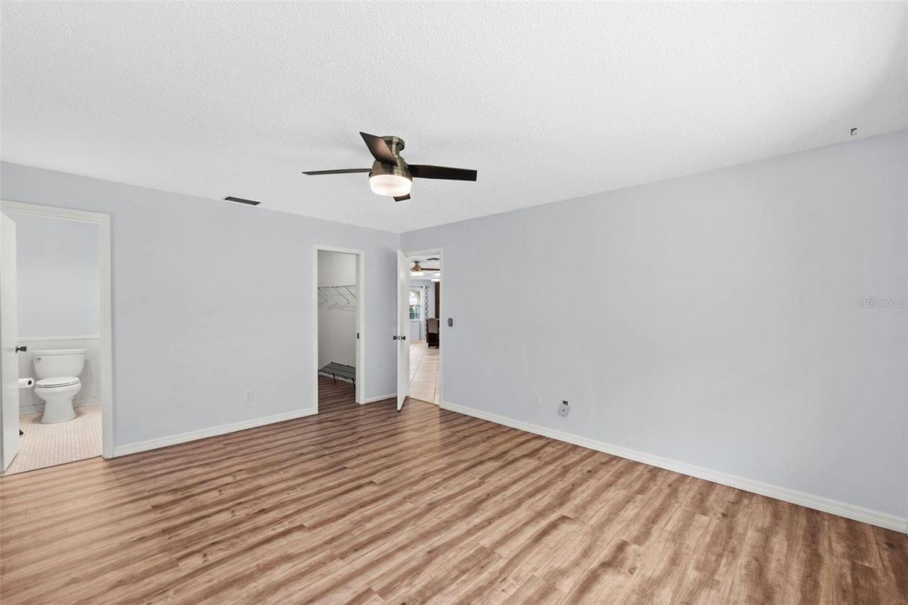 7082 W Country Club Drive N, Unit 7082, Sarasota, FL 34243 Photo