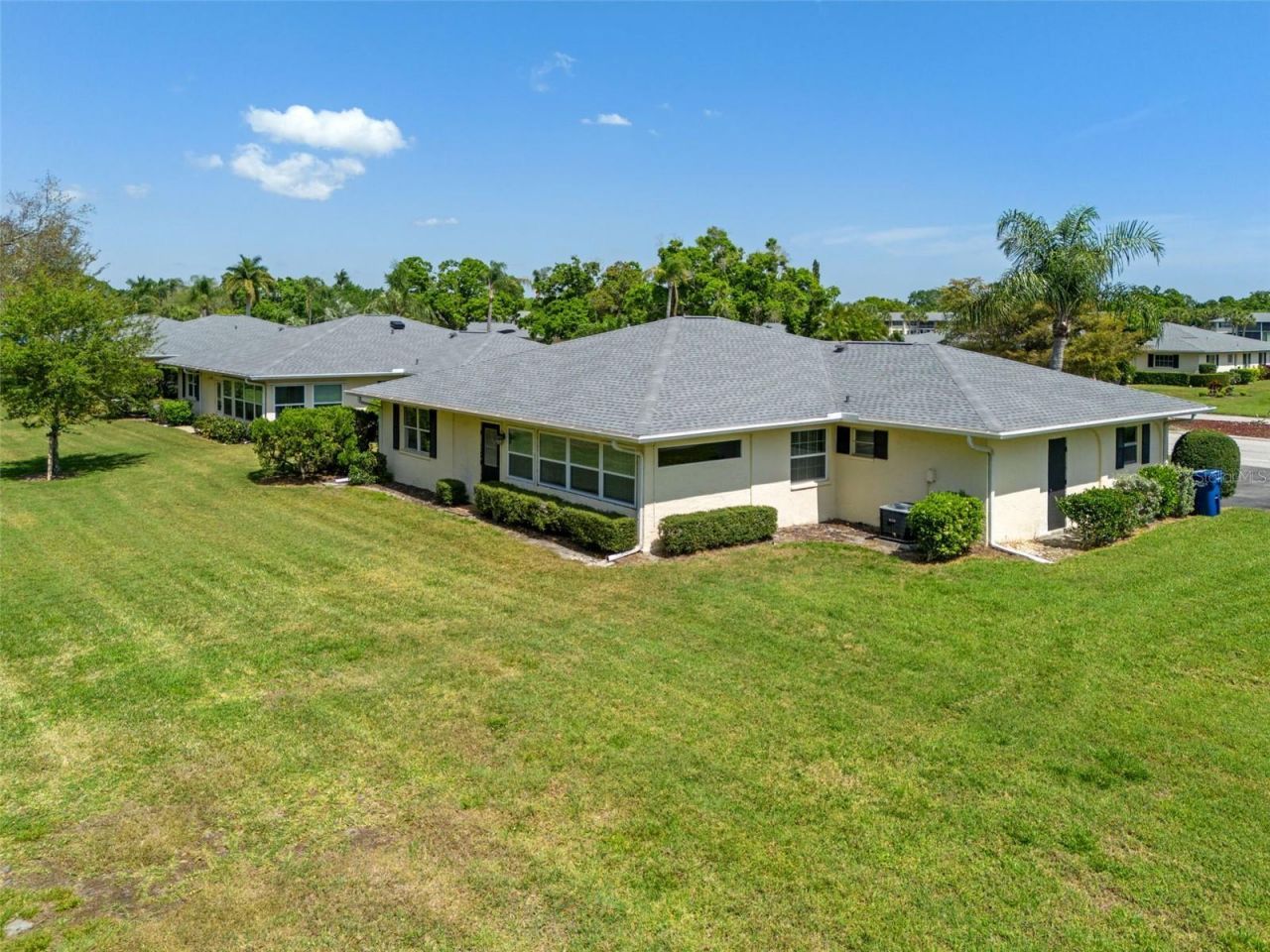 7082 W Country Club Drive N, Unit 7082, Sarasota, FL 34243 Photo