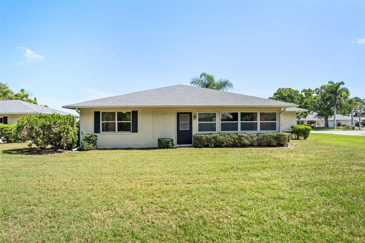 7082 W Country Club Drive N, Unit 7082, Sarasota, FL 34243 Photo