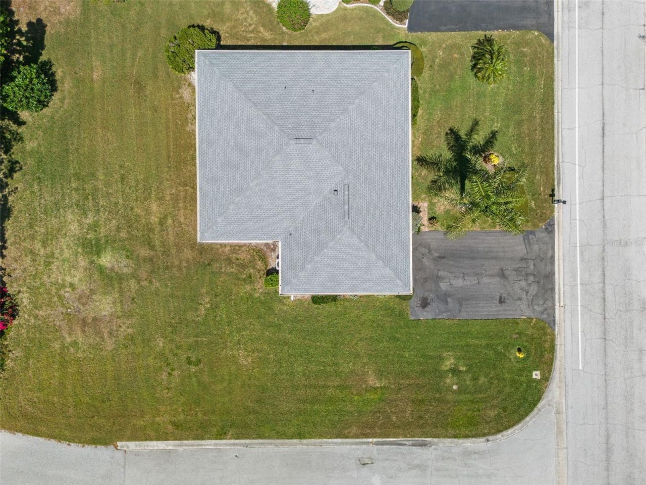 7082 W Country Club Drive N, Unit 7082, Sarasota, FL 34243 Photo