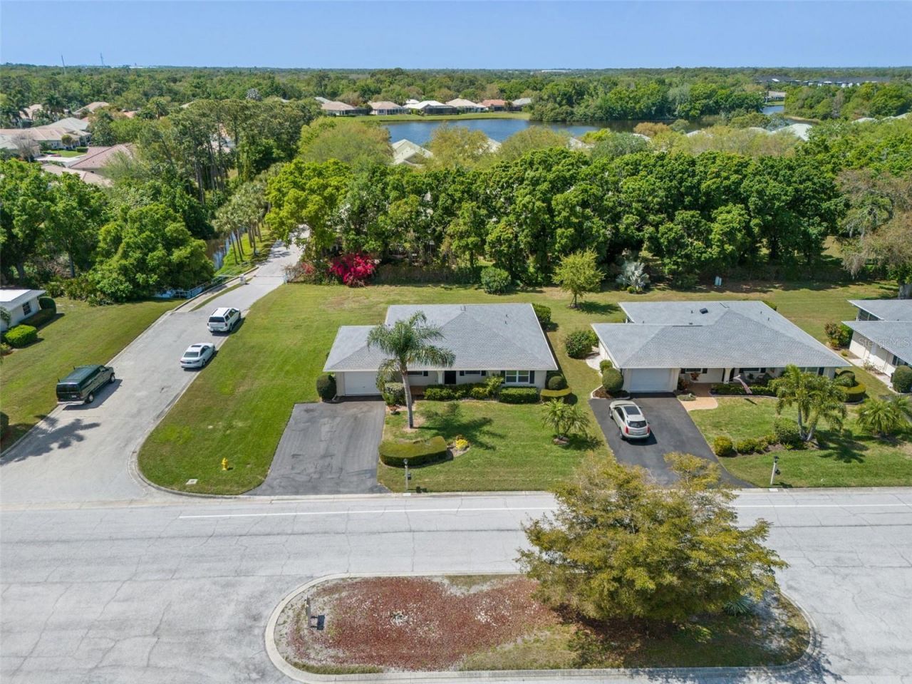 7082 W Country Club Drive N, Unit 7082, Sarasota, FL 34243 Photo
