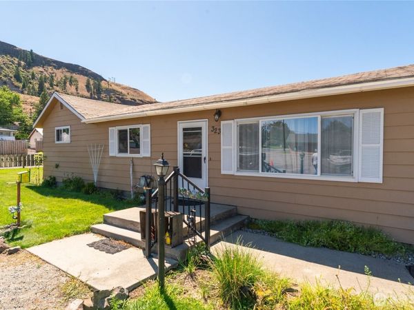 323 E Grand Coulee Avenue, Grand Coulee, WA 99133