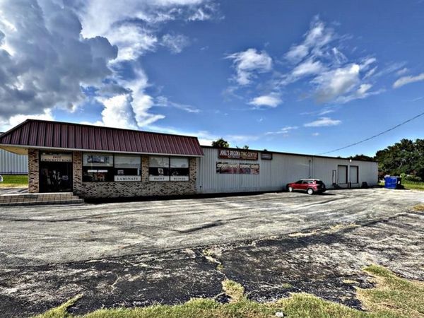 1900 Crockett Road, Palestine, TX 75801