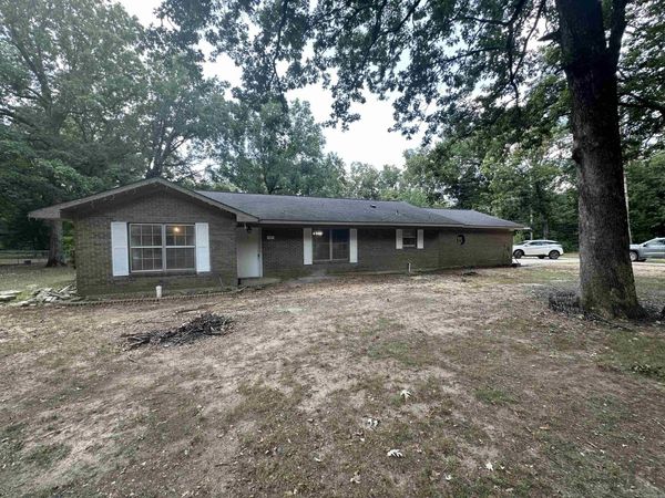 32 Shannon Drive, McGehee, AR 71654