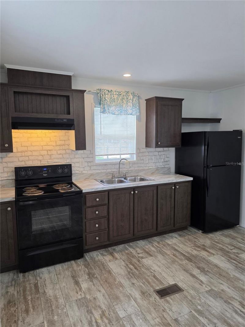 1109 49th Avenue Drive W, Bradenton, FL 34207 Photo