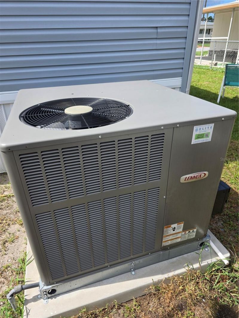 1109 49th Avenue Drive W, Bradenton, FL 34207 Photo