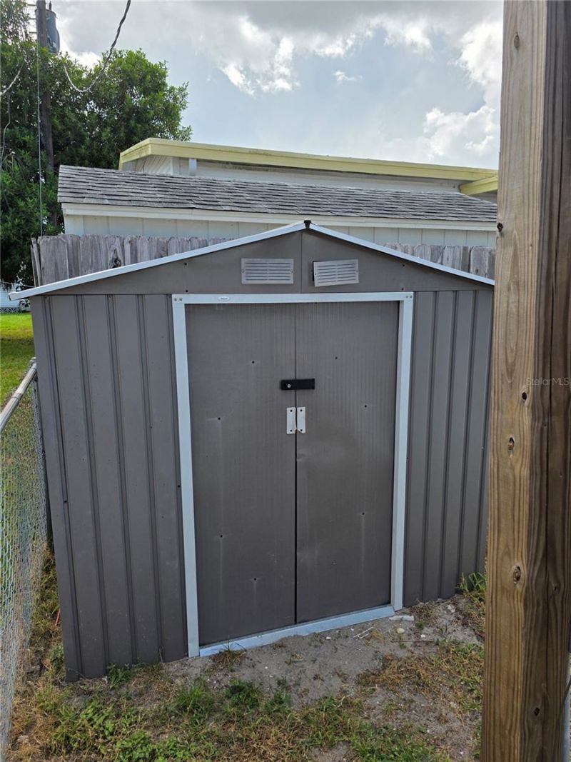 1109 49th Avenue Drive W, Bradenton, FL 34207 Photo